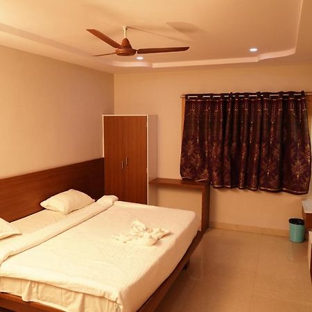 Swagath Residency Kākināda Exterior foto