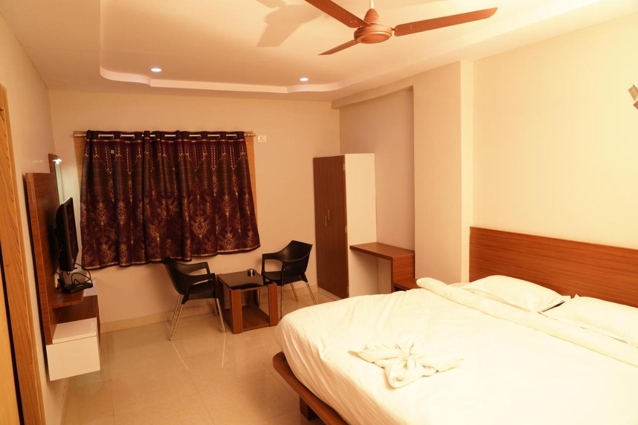 Swagath Residency Kākināda Exterior foto