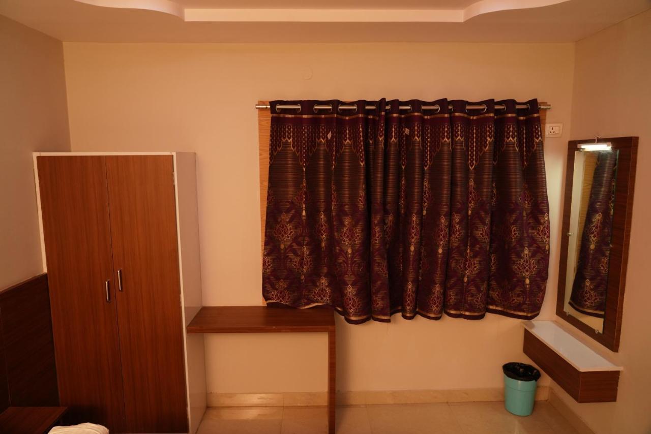 Swagath Residency Kākināda Exterior foto
