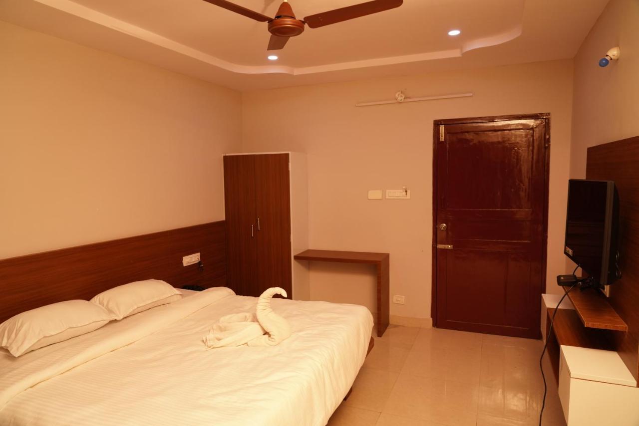 Swagath Residency Kākināda Exterior foto