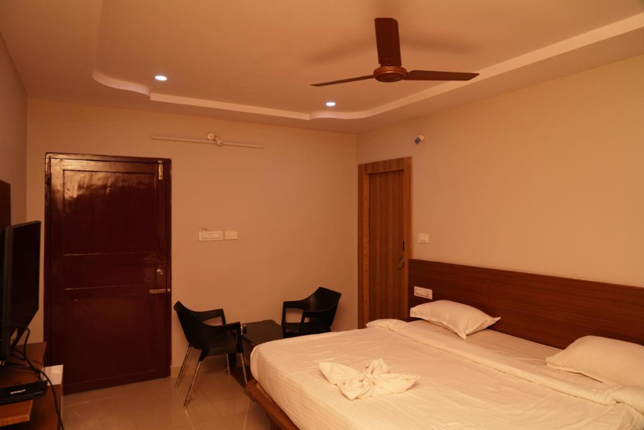 Swagath Residency Kākināda Exterior foto